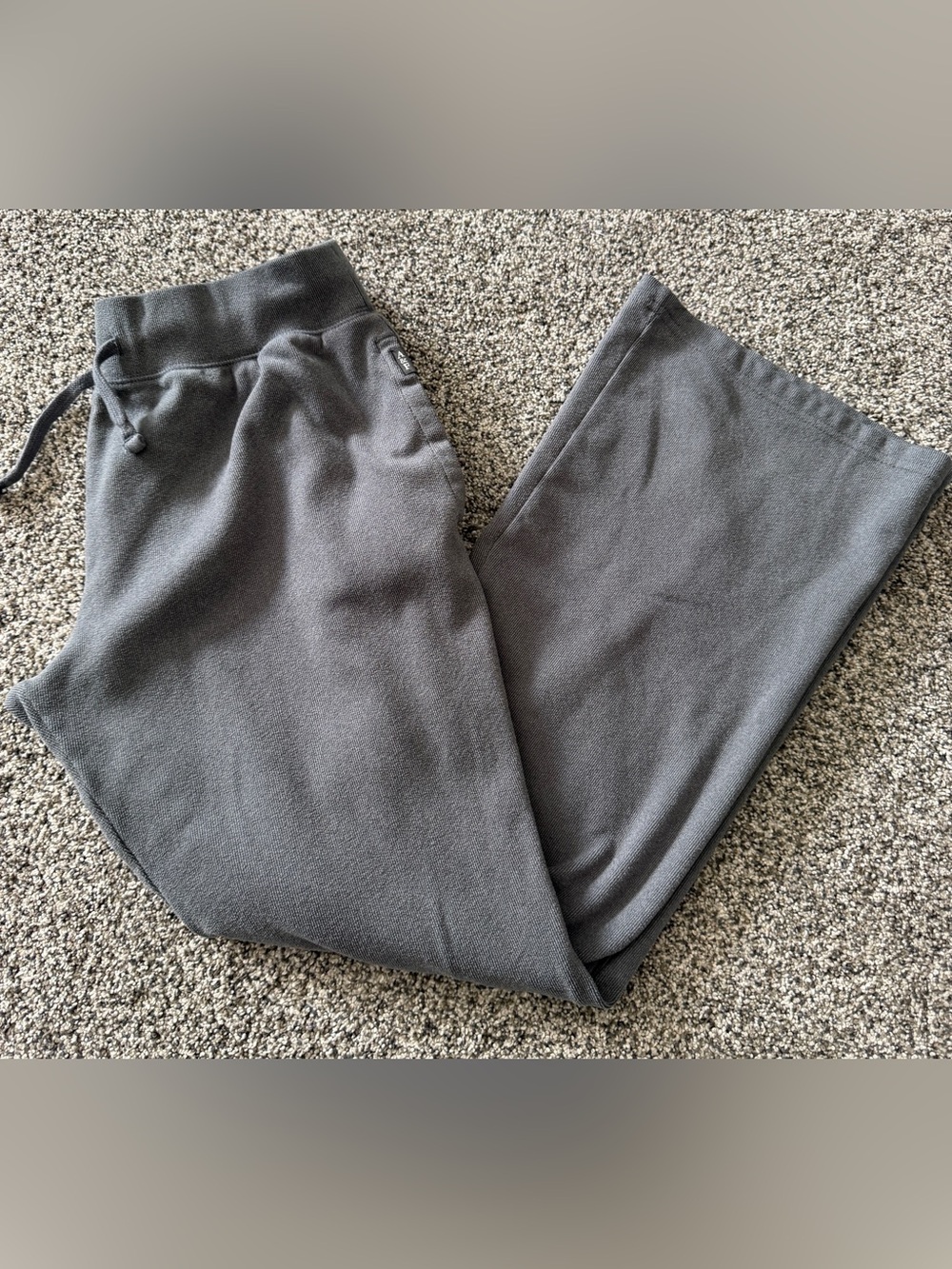 Abercrombie & Fitch gray sweatpants with drawstring waist/pockets - size 15/26